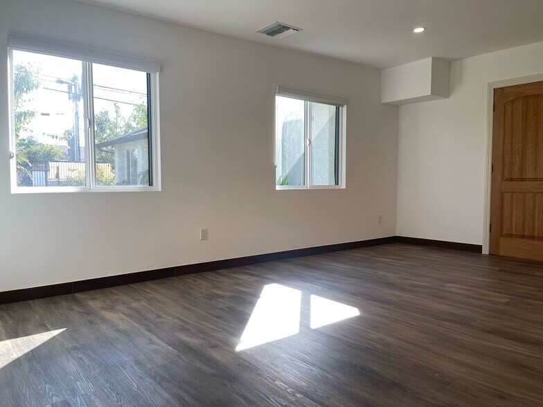 Building Photo - 9791 Arleta Ave