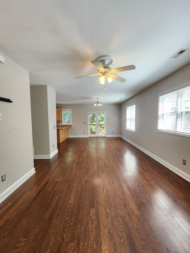 Building Photo - Montford Rental-Asheville