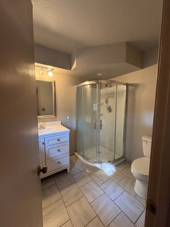 Building Photo - 1410-1410 E Camino Alto St