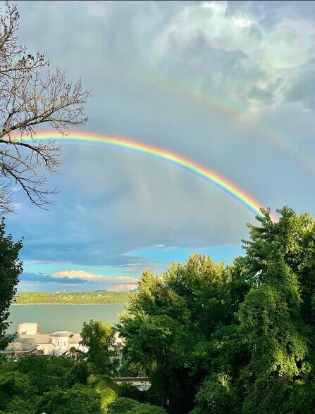 Building Photo - 222 Montgomery St