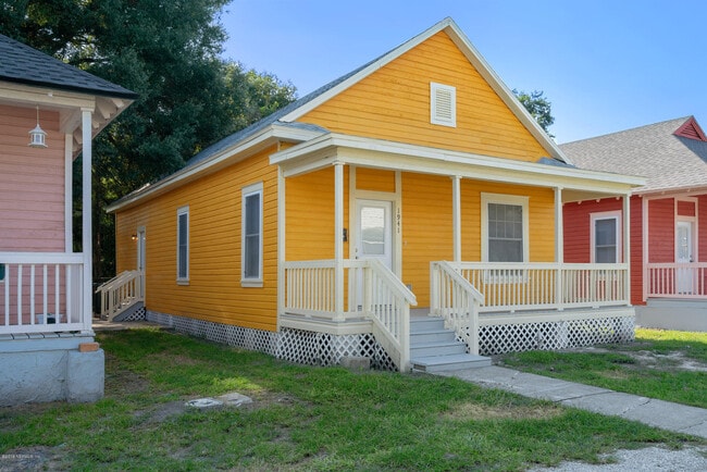 Building Photo - 1941 Redell St
