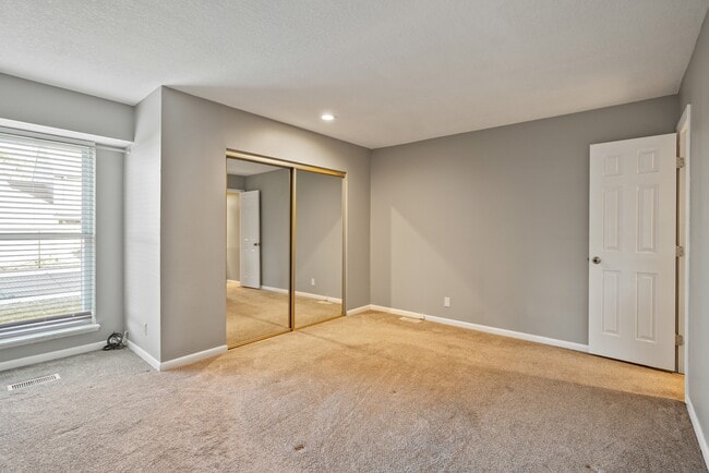 Building Photo - 4521 SW 33rd Terrace