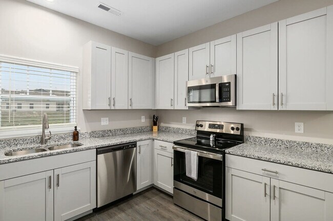 Building Photo - 5883 Cabernet Ave