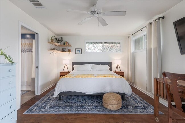 Building Photo - 3005 E 14th St