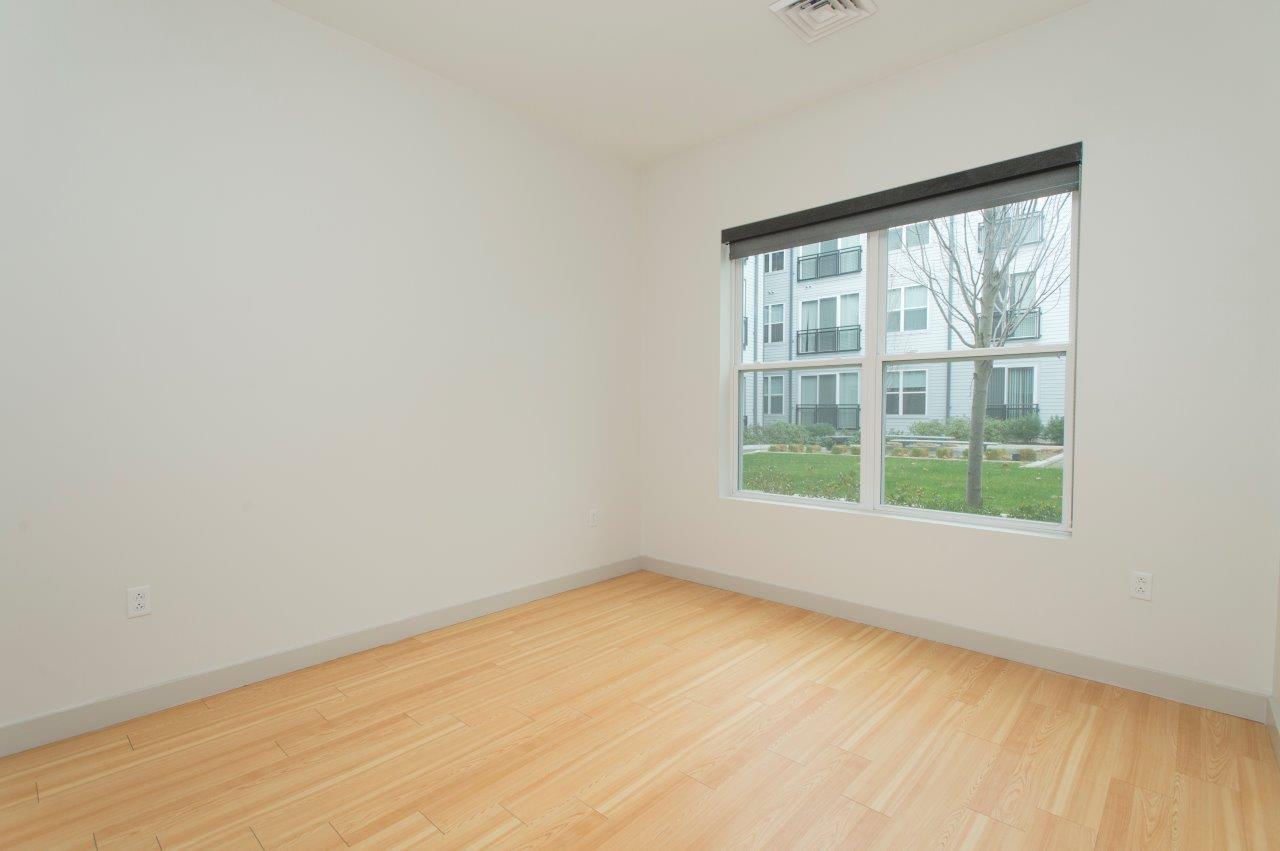 Building Photo - 320 D St