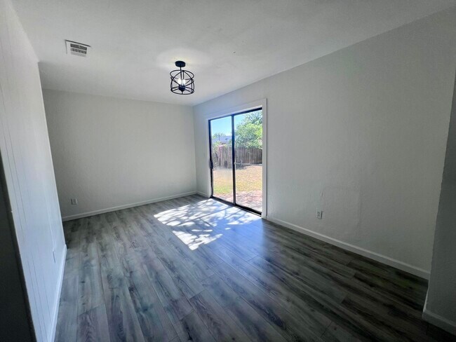 Building Photo - 8216 Elkridge Ave
