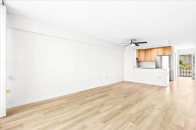 Building Photo - Newly renovated one bedroom condo with lov...