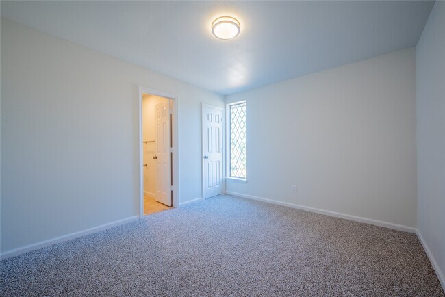 Building Photo - 1923 Big Horn Dr