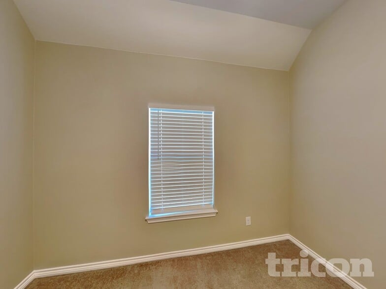 Building Photo - 330 Abbott Ln