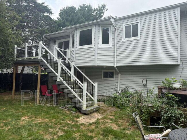 Building Photo - 2077 Feuereisen Ave