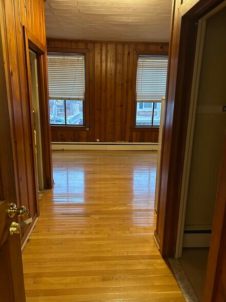 One room studio, charming paneled walls. - 1 S Main St