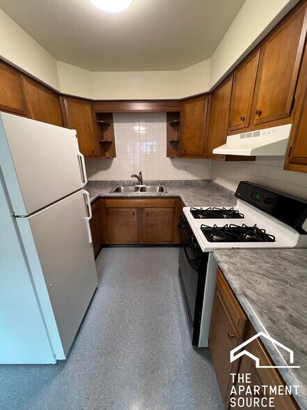 Building Photo - 328 Marengo Ave