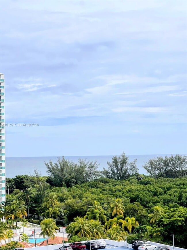 Building Photo - 300 Bayview Dr