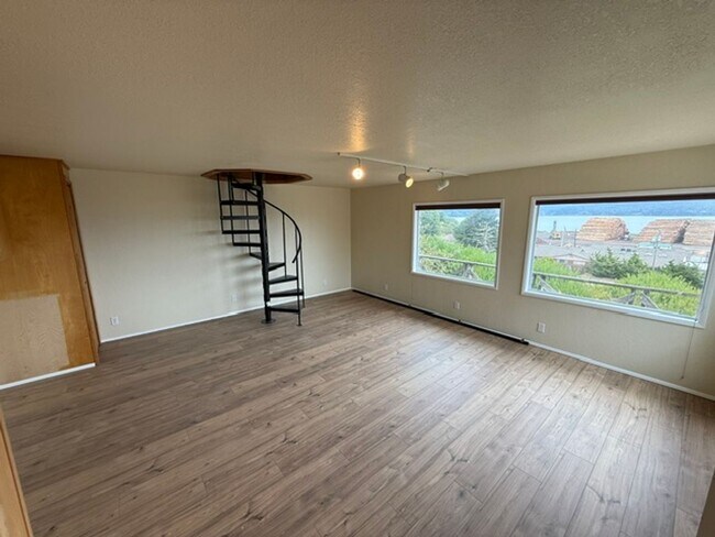 Building Photo - 1524 Sheridan Ave