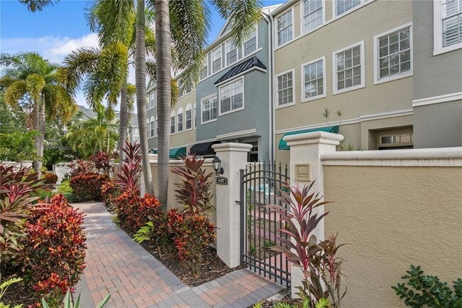 Building Photo - 1427 Harbour Walk Dr