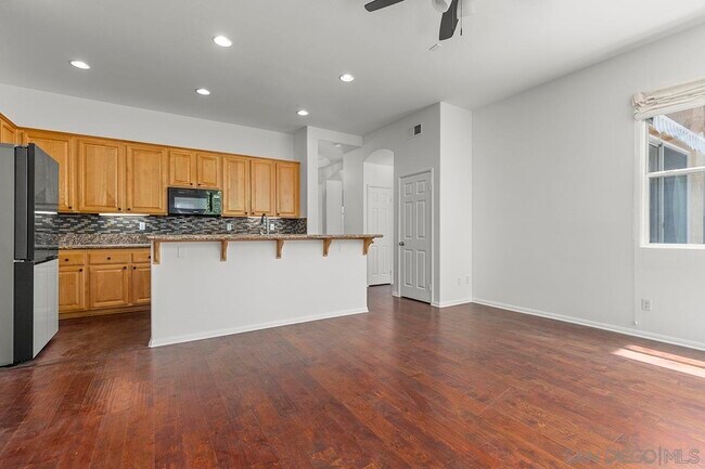 Building Photo - 11370 W San Raphael