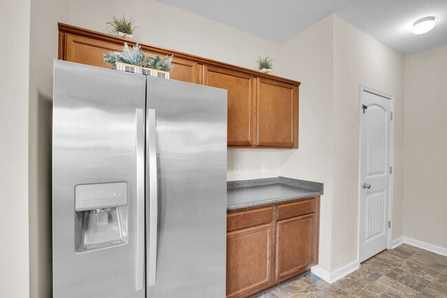 Building Photo - Like New Home for Rent in Hinesville!