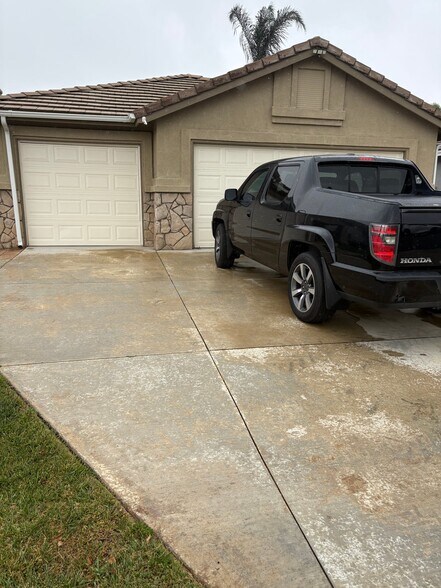 Building Photo - 35887 Lourdes Dr