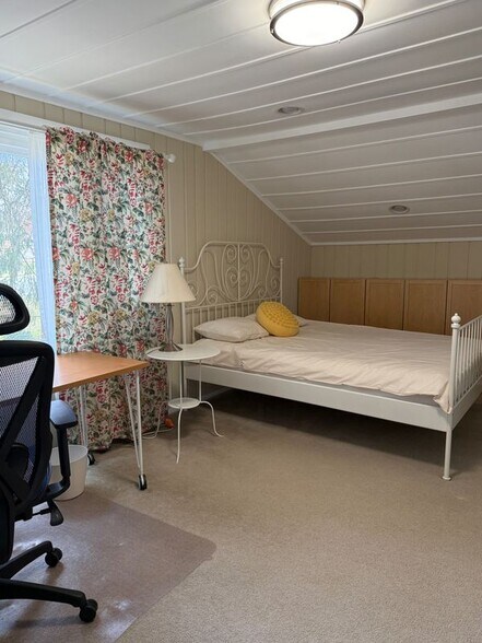 Building Photo - 407 Calvin Ln