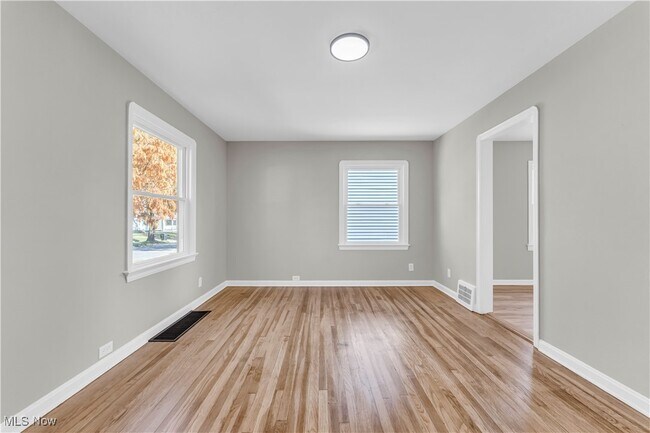 Building Photo - 12107 Worthington Ave