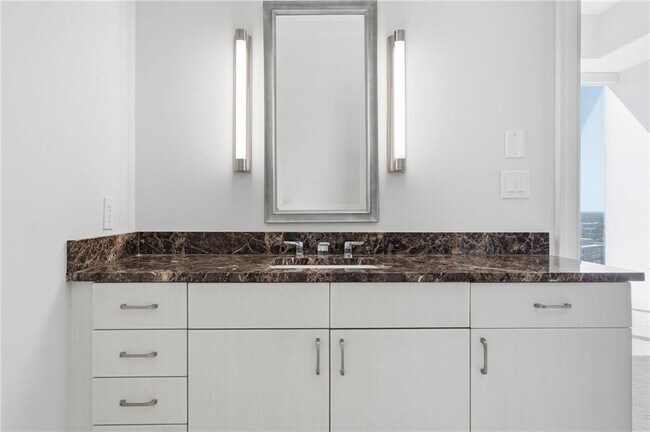 Building Photo - 1065 Peachtree St NE