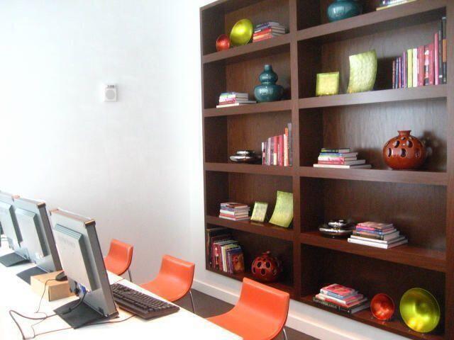 Building Photo - 300 S Australian Ave