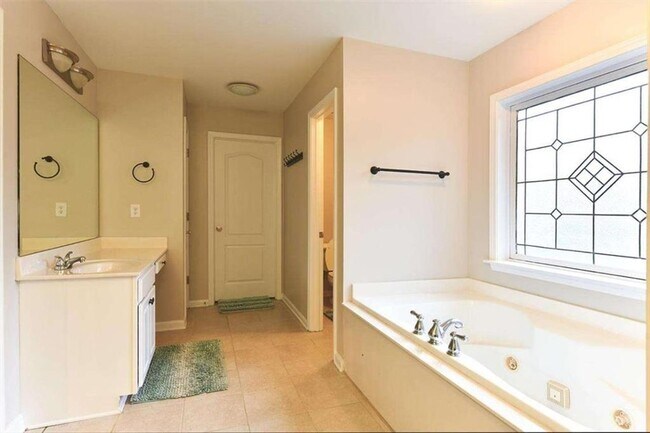 Building Photo - 3420 Gables Ct