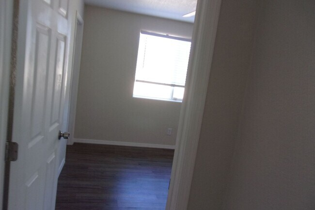 Building Photo - Great home in with great mountain views.