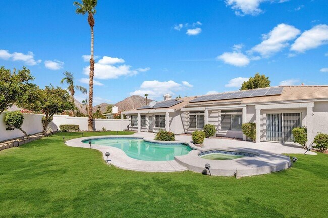 Building Photo - 47970 Vía Jardin