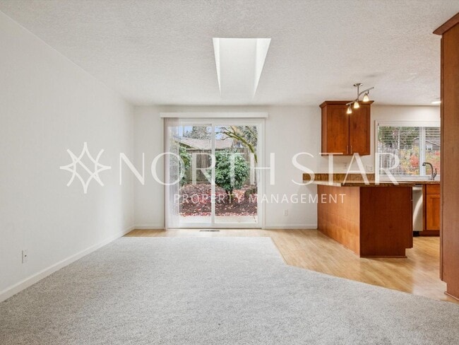 Building Photo - Beautifully Maintained Single-Level Home w...