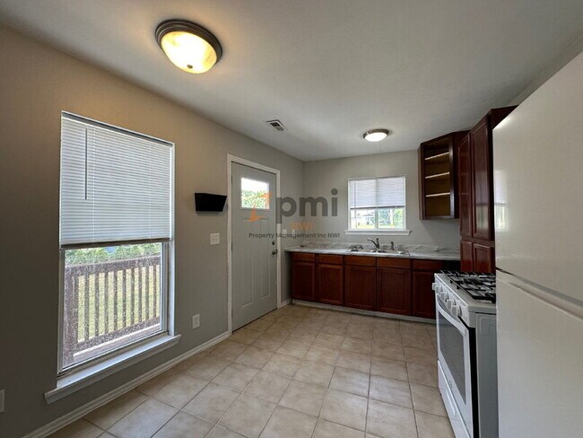 Building Photo - 12910 S Cline Ave