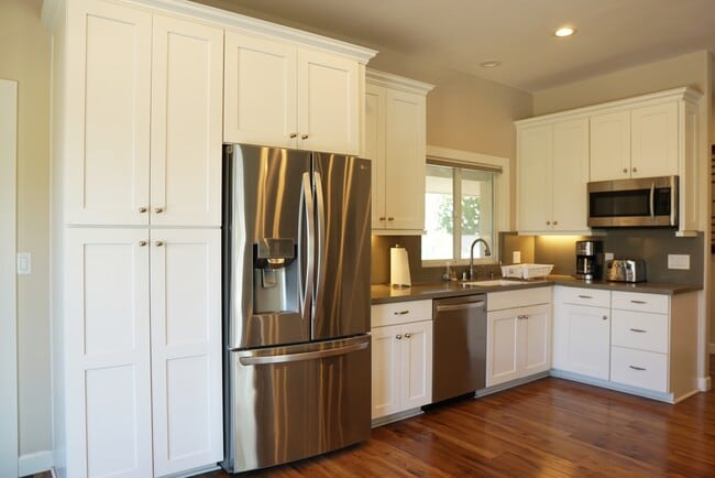 Building Photo - 45945 Verba Santa Dr