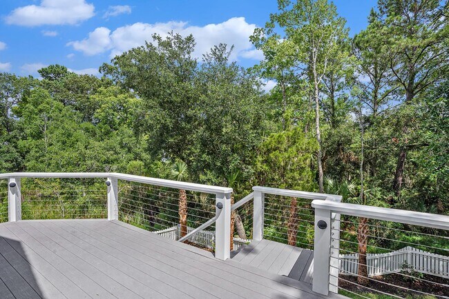 Building Photo - 200 N Ladd Ct