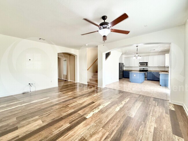Building Photo - 17143 W Tara Ln