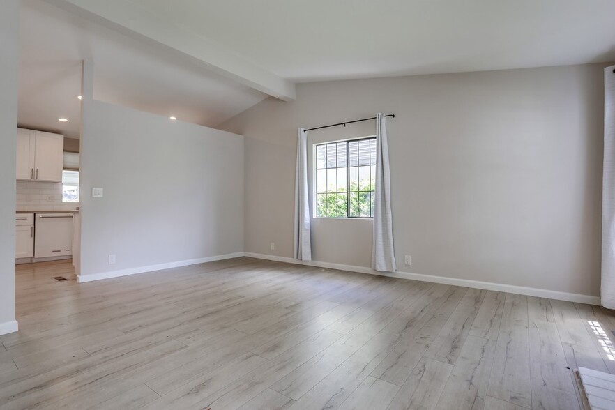 Building Photo - 3560 Turquoise Ln