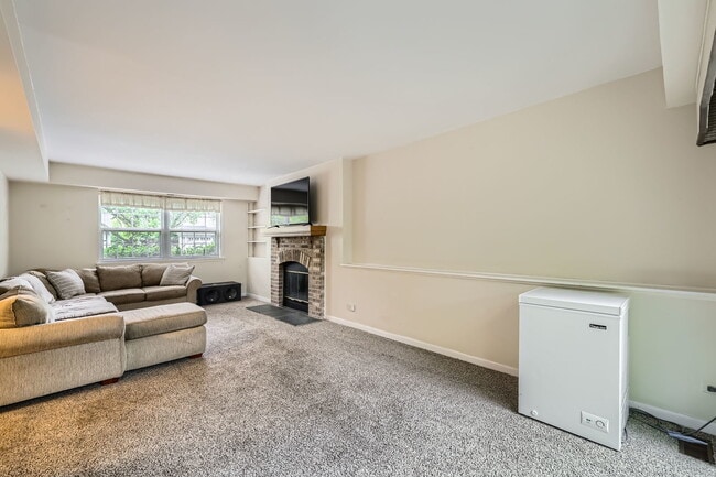 Building Photo - 1410 Leeward Ct