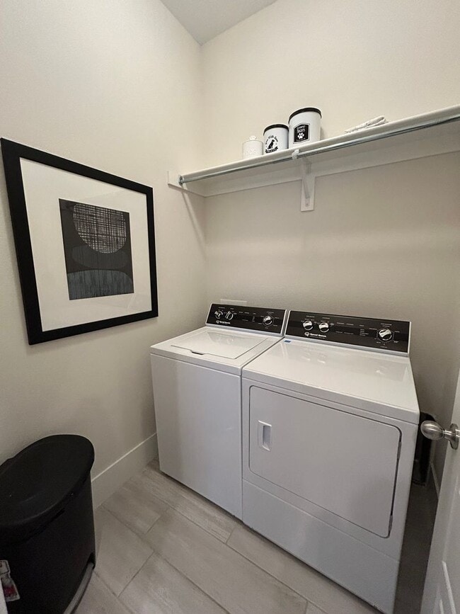 Building Photo - COMING SOON! Fully Furnished Stylish 4-Bed...