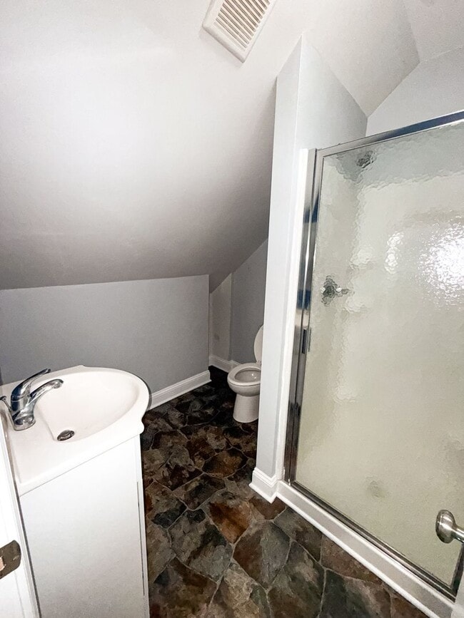 Building Photo - 3704 Warwick Pl