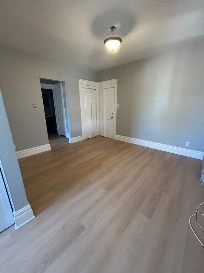 Building Photo - 6800 Sheridan Rd