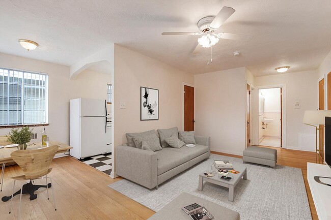 Building Photo - Elegante Apartments