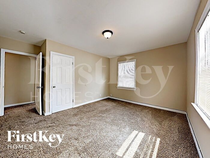 Building Photo - 815 St Jean St