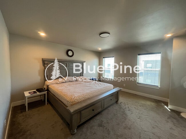 Building Photo - 2886 Sunburst Dr