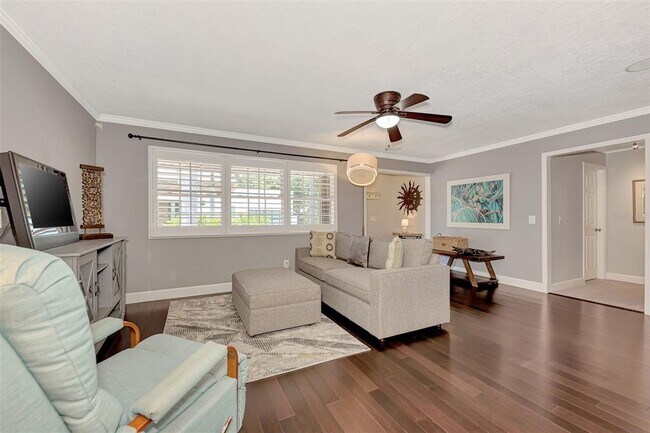 Building Photo - 1894 Loma Linda St