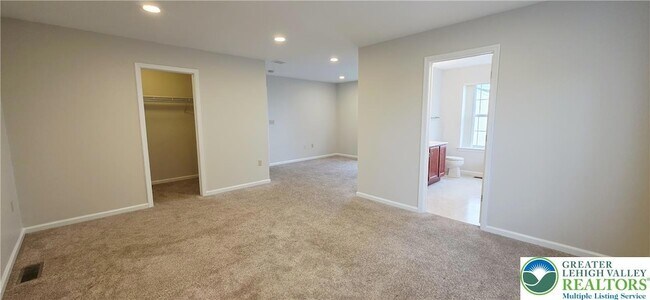 Building Photo - 3791 Knight Dr