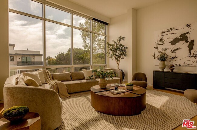 Building Photo - 3218 Maplewood Ave