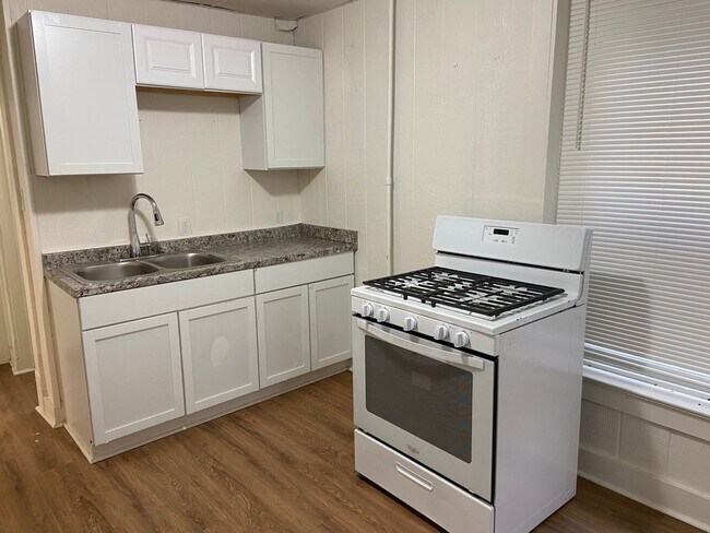 Building Photo - 2300 Montgall