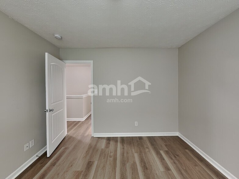 Building Photo - 1151 Fiesta Dr