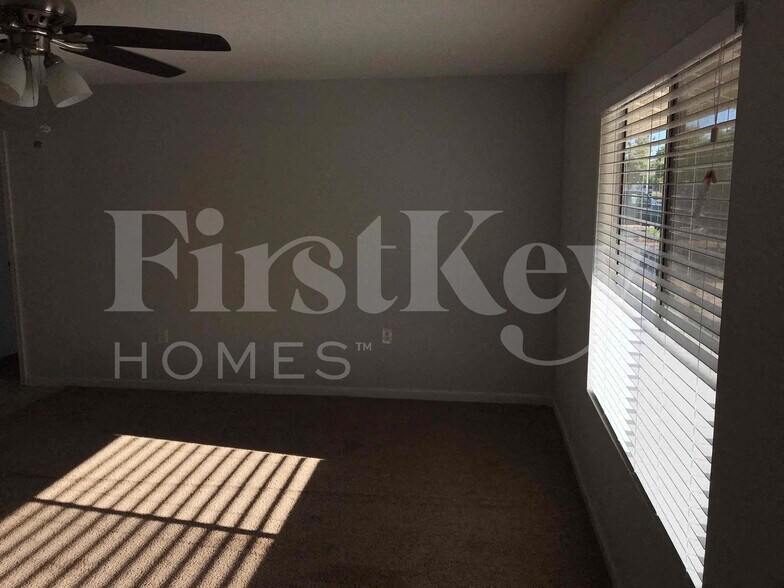 Building Photo - 9808 N 47th Ave