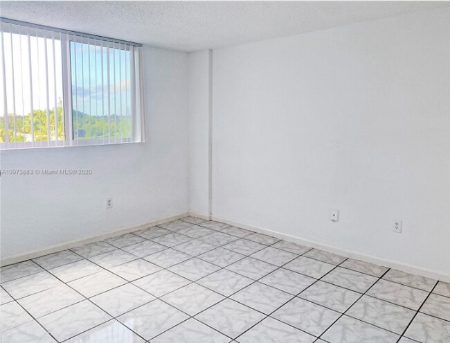 Building Photo - 1251 NE 108th St