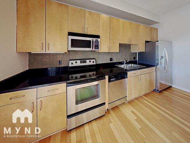 Building Photo - 2100 N Humboldt St